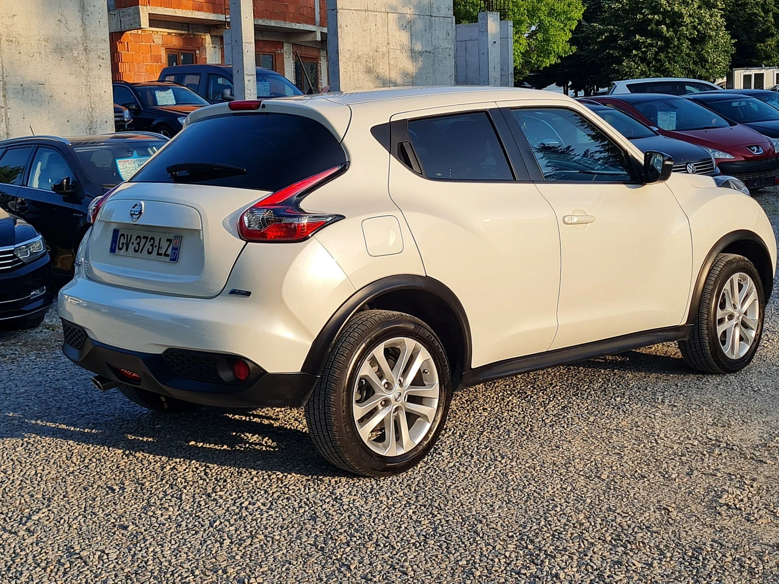 Nissan Juke 1.5dci-110kc/6ck/БЯЛА ПЕРЛА/НАВИ/СЕРВ.ИСТОРИЯ, снимка 5 - Автомобили и джипове - 50591261
