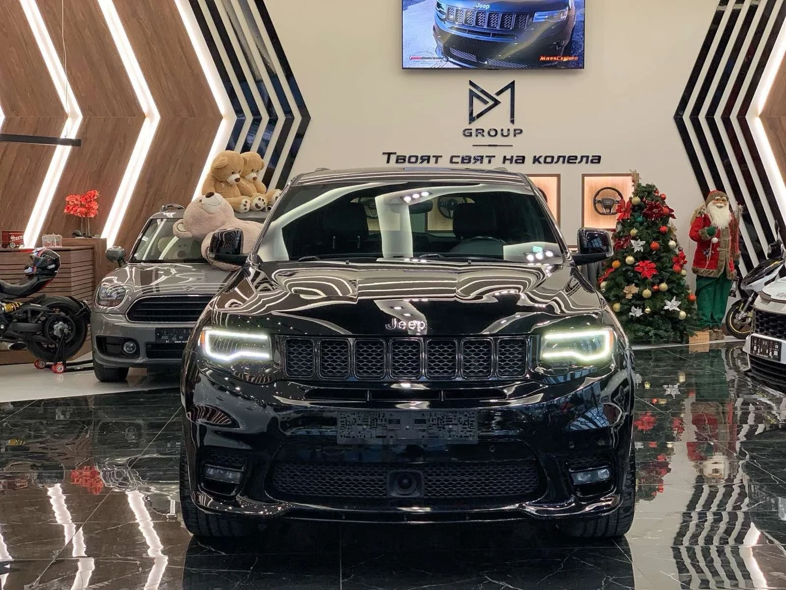 Jeep Grand cherokee V8 HEMI SRT - изображение 4