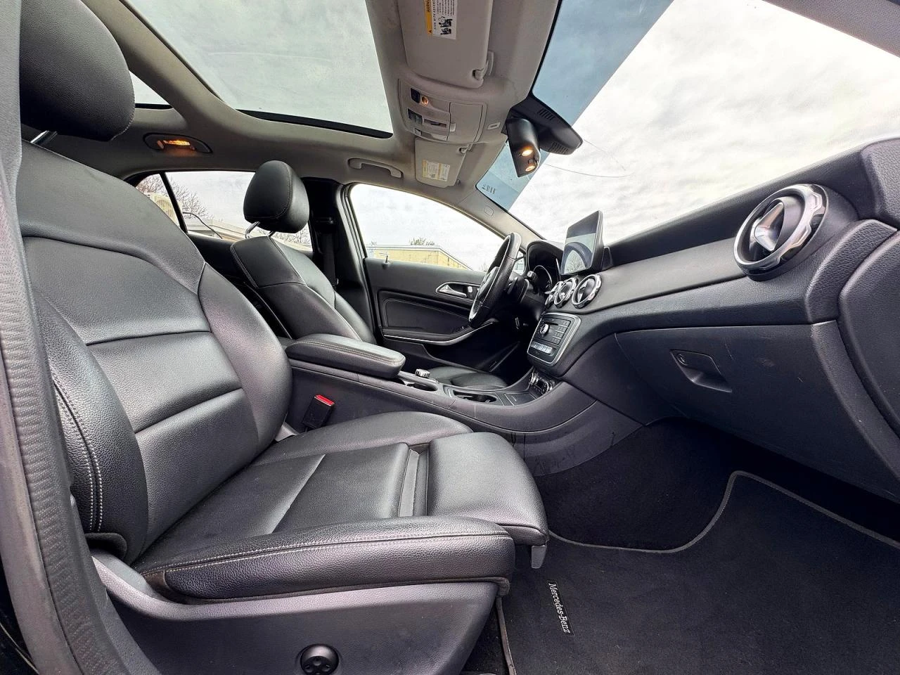 Mercedes-Benz GLA 250, снимка 4 - Автомобили и джипове - 54078544