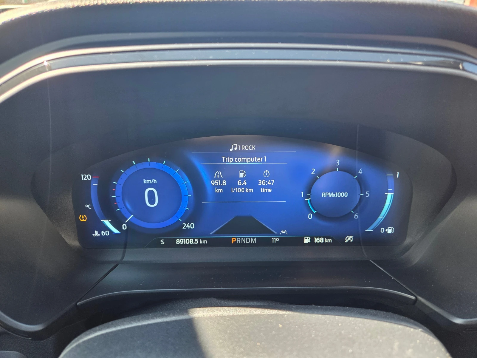 Ford Kuga 1.5 TDCI/ST Line, снимка 14 - Автомобили и джипове - 54132042