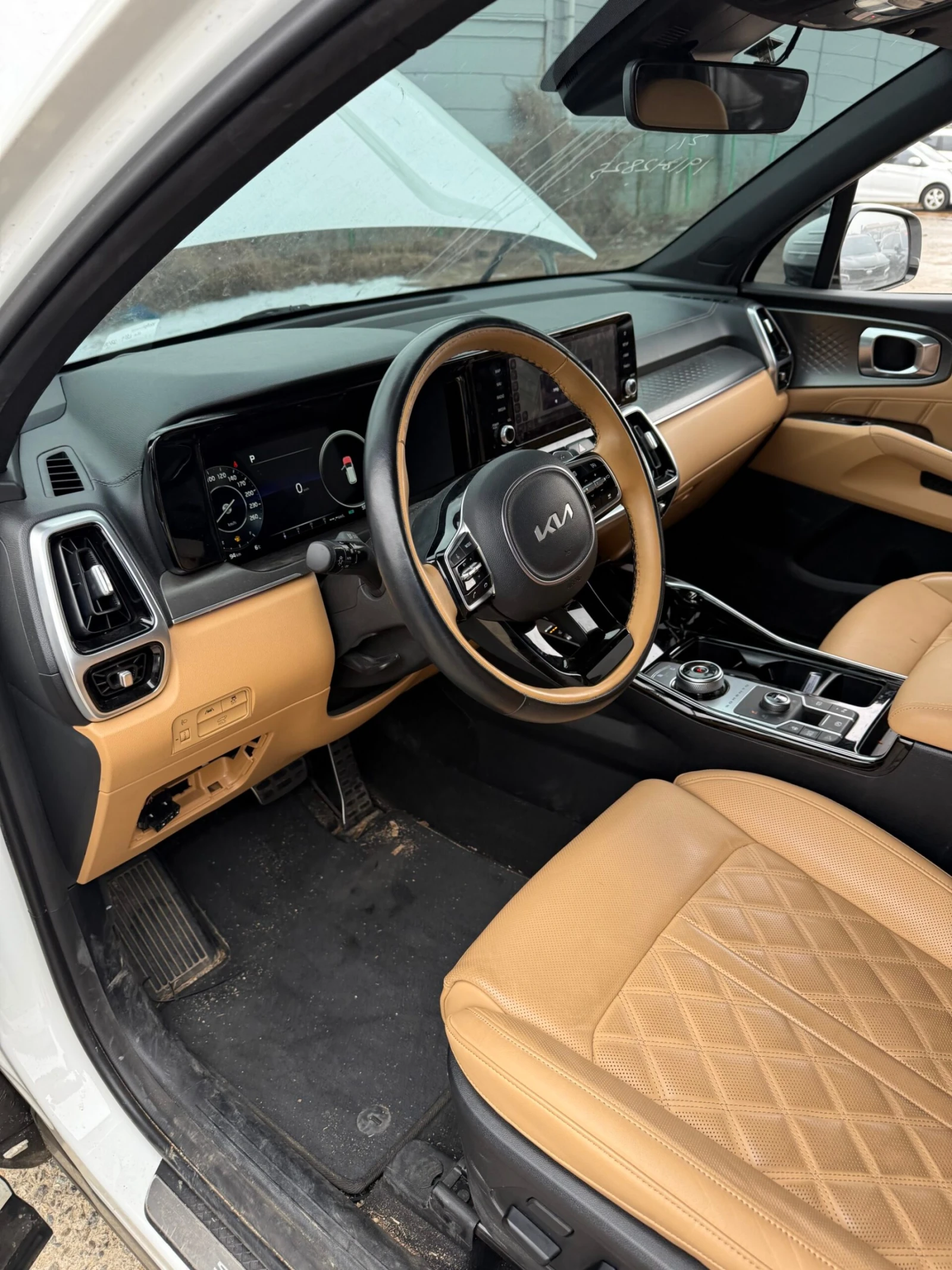 Kia Sorento 1.6 HEV - ОЧАКВАН ВНОС, снимка 3 - Автомобили и джипове - 54615373
