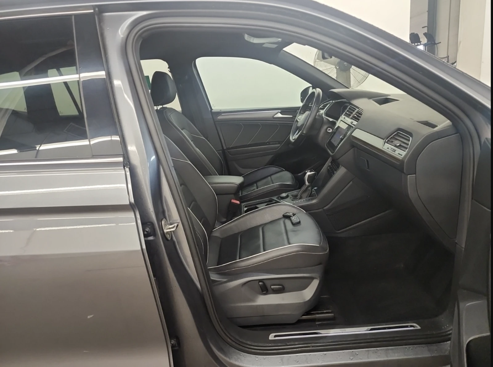 VW Tiguan 2022 Volkswagen TIGUAN HIGHLINE R-LINE, снимка 12 - Автомобили и джипове - 54791015
