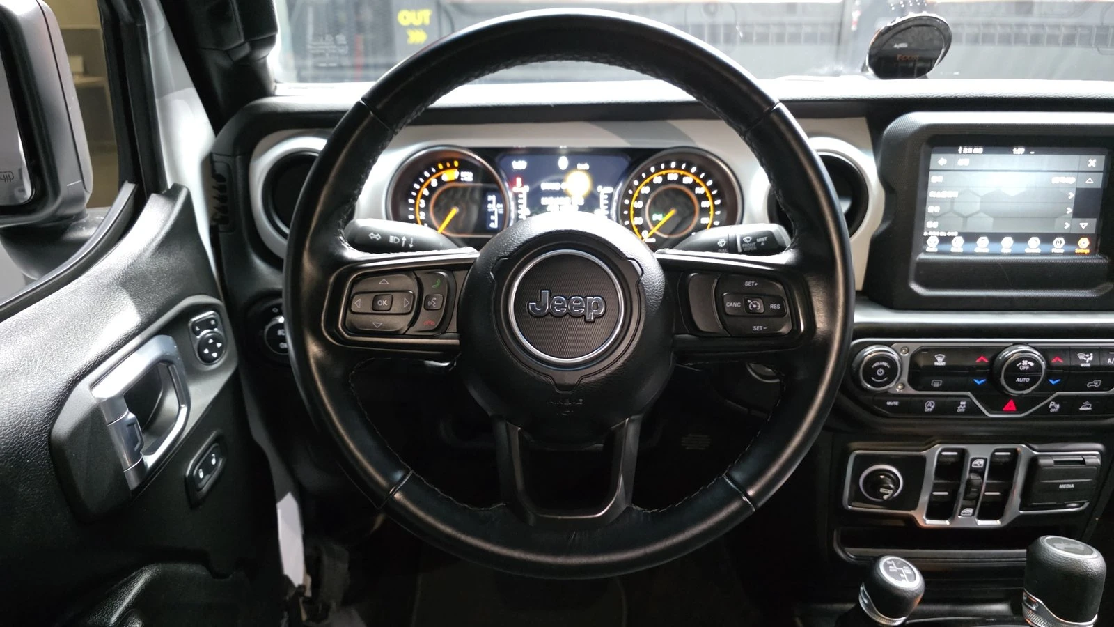 Jeep Wrangler 2.0* KEYLESS* BLIND SPOT* КРАЙНА ЦЕНА, снимка 13 - Автомобили и джипове - 55336540