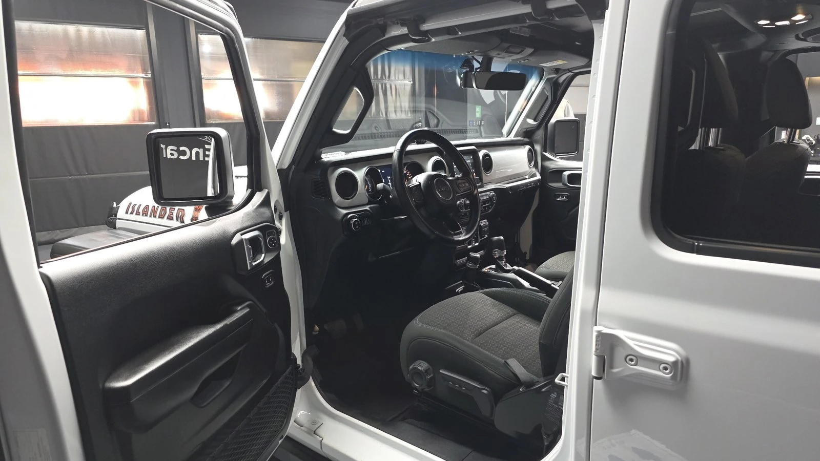 Jeep Wrangler 2.0* KEYLESS* BLIND SPOT* КРАЙНА ЦЕНА, снимка 10 - Автомобили и джипове - 55336540