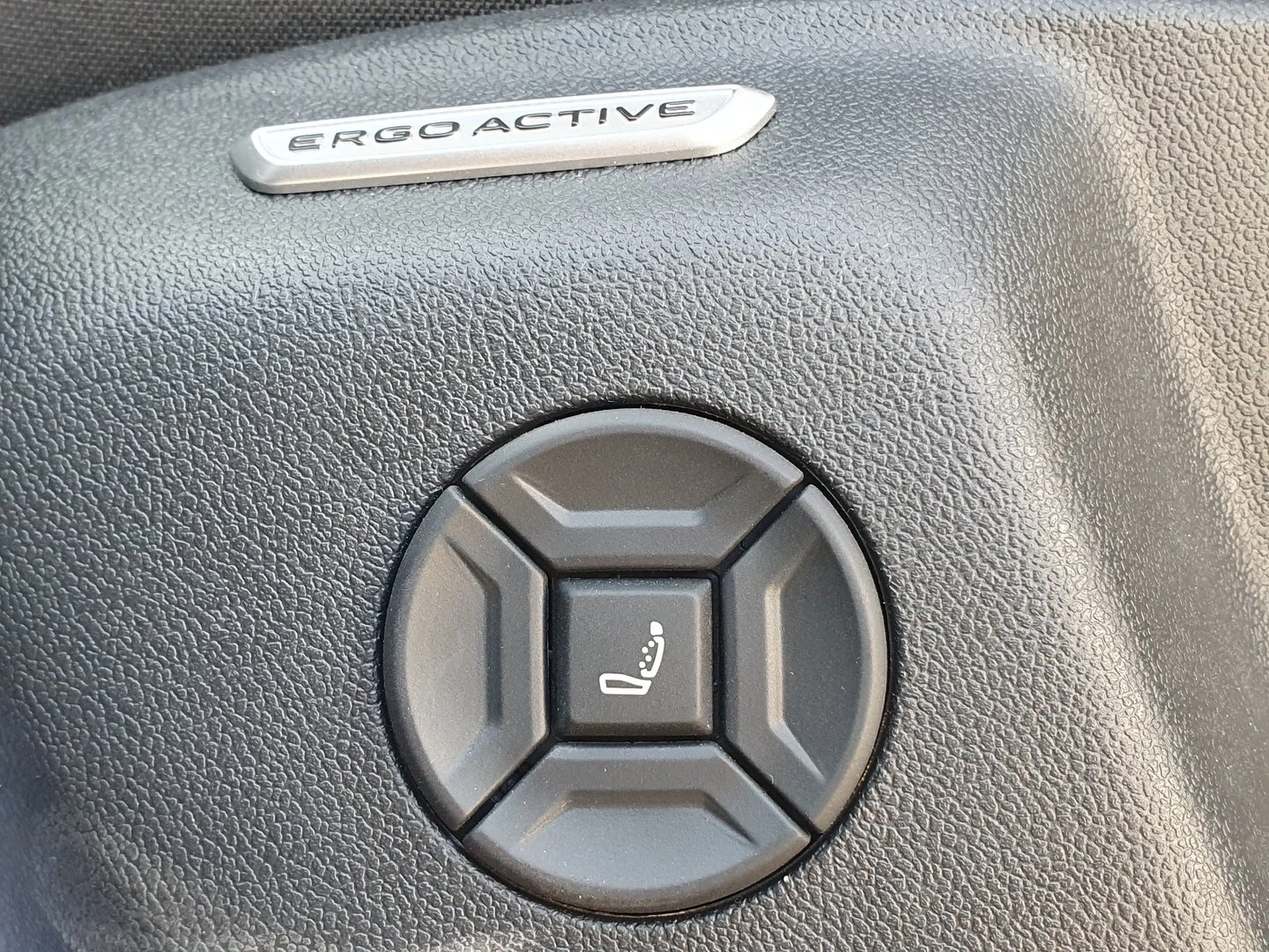 VW Tiguan, снимка 13 - Автомобили и джипове - 56421785