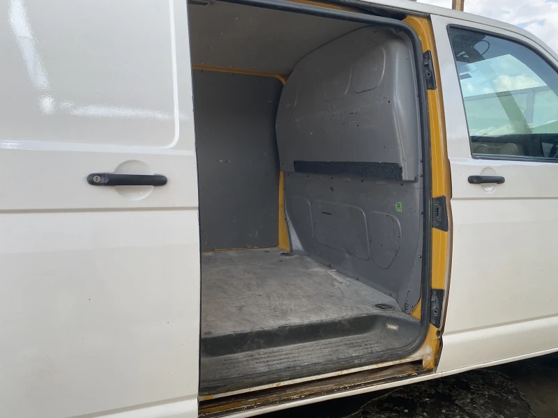 VW T5 2.0TDI Теглич!, снимка 6 - Бусове и автобуси - 52789272