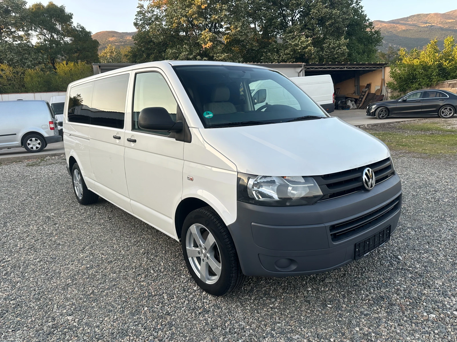 VW T5 9места/клима/2.0tdi - изображение 2
