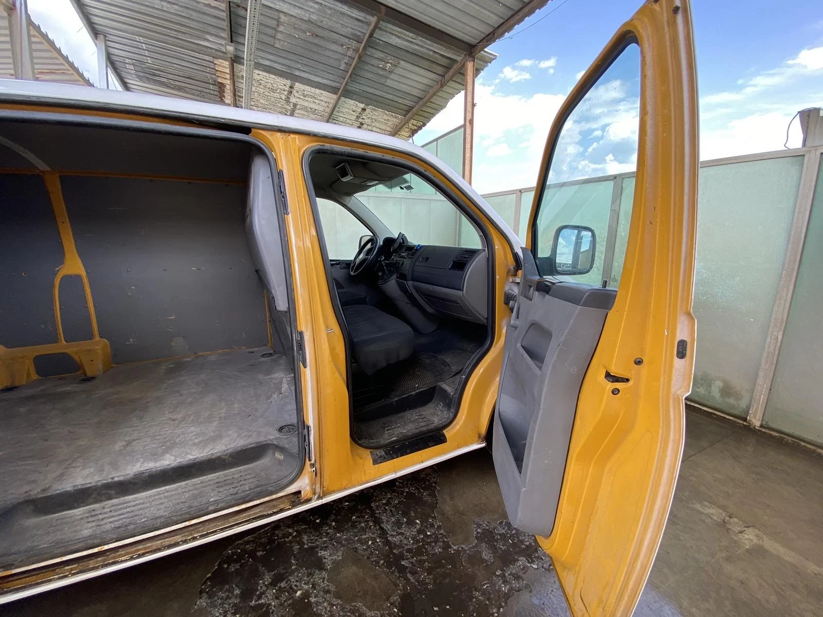 VW T5 2.0TDI Теглич! - изображение 7