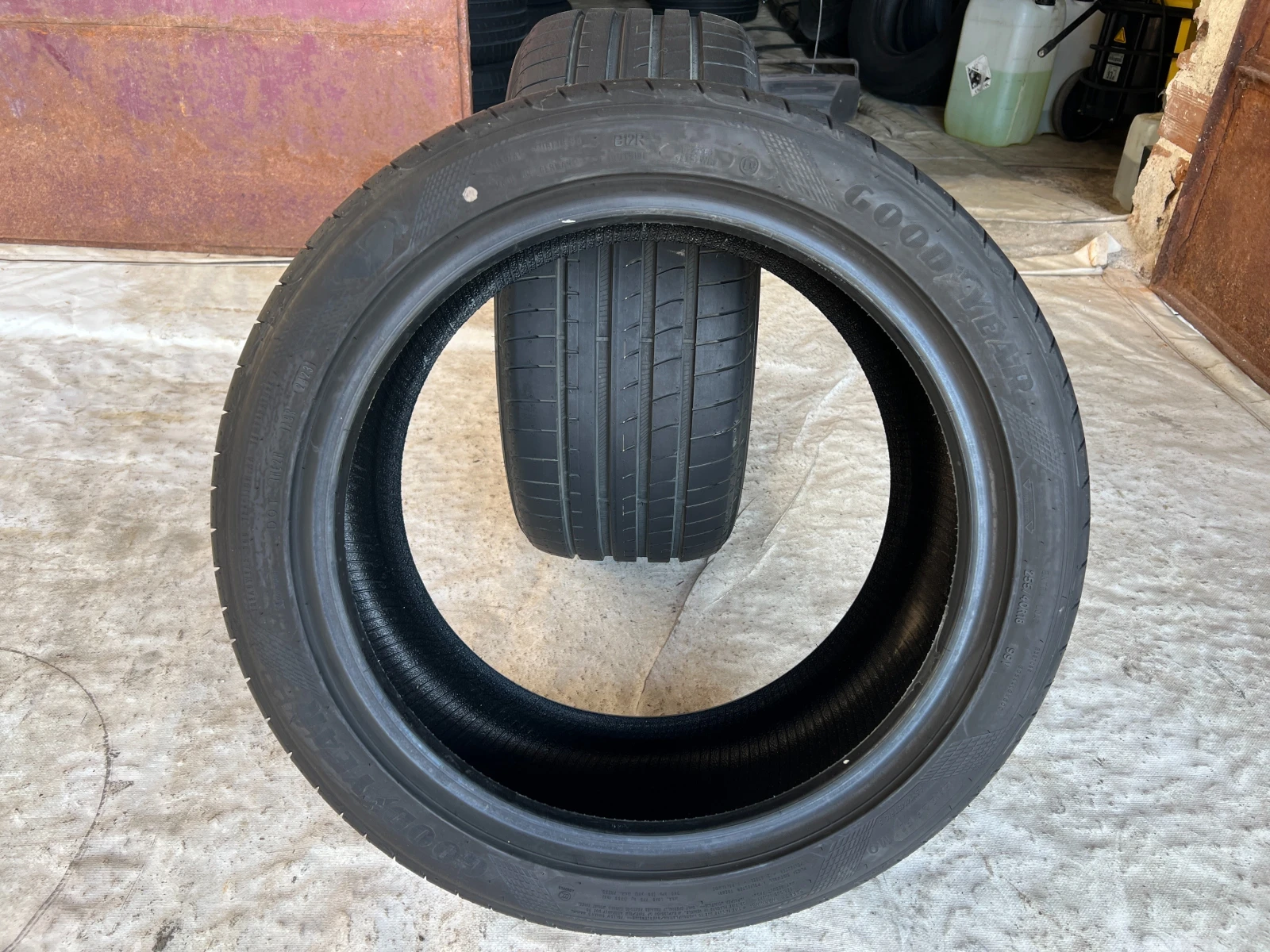  255/40R18 | Mobile.bg   5