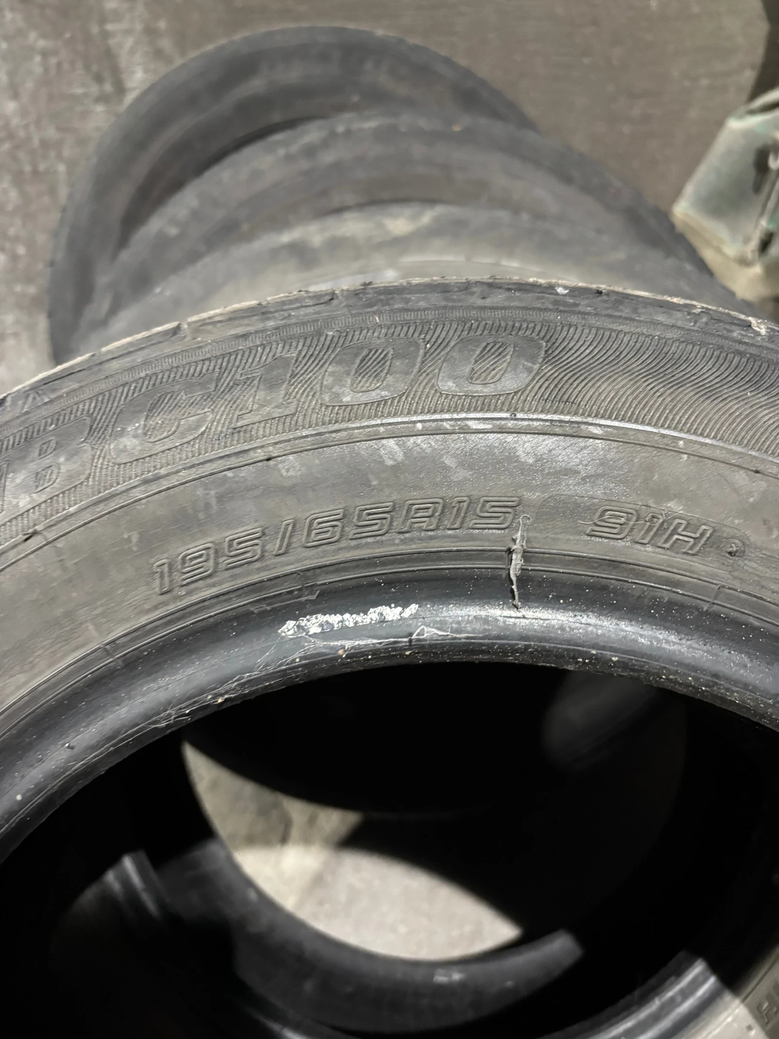 Гуми Зимни 195/65R15, снимка 4 - Гуми и джанти - 56231260