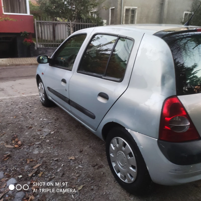 Renault Clio, снимка 4 - Автомобили и джипове - 47731157