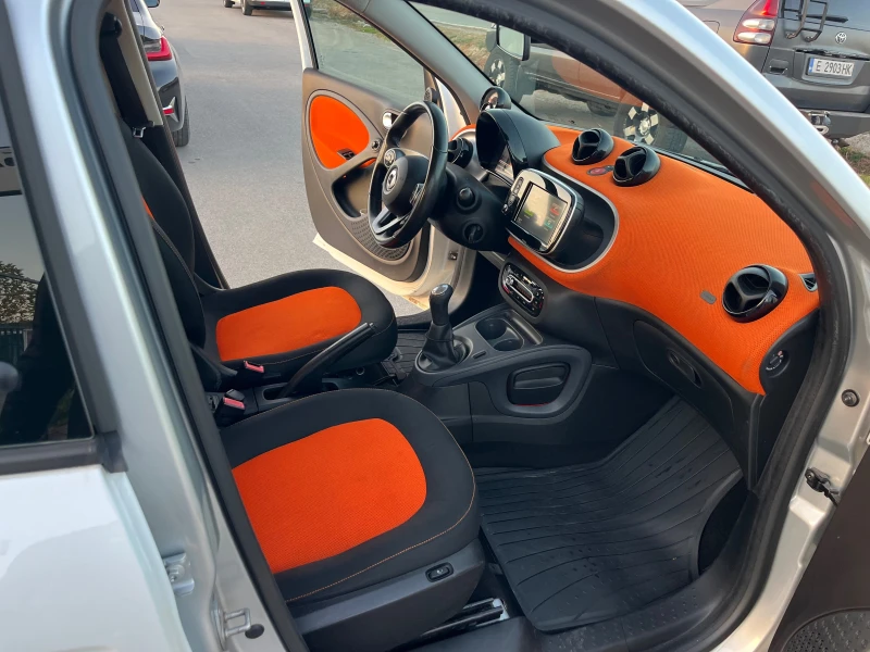 Smart Forfour 1.0 NAVI , снимка 13 - Автомобили и джипове - 47752455