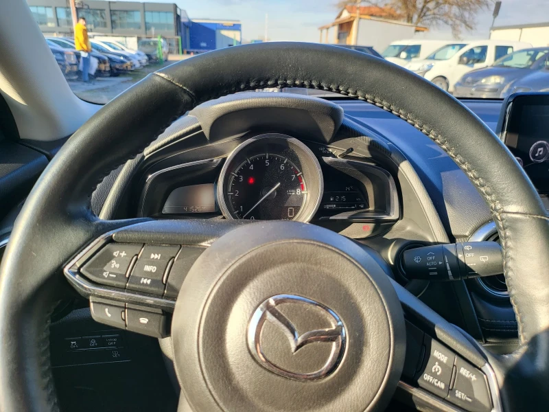 Mazda 2, снимка 14 - Автомобили и джипове - 48140899