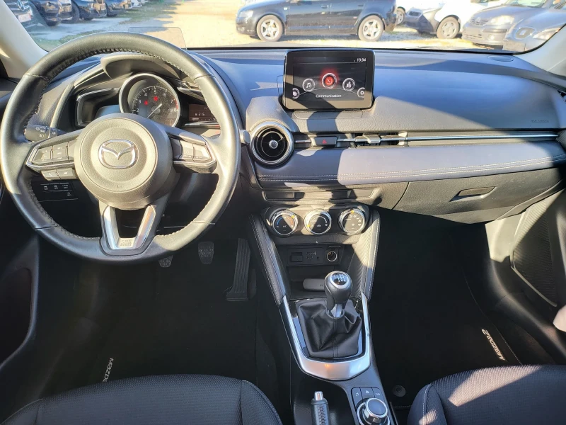 Mazda 2, снимка 11 - Автомобили и джипове - 48140899