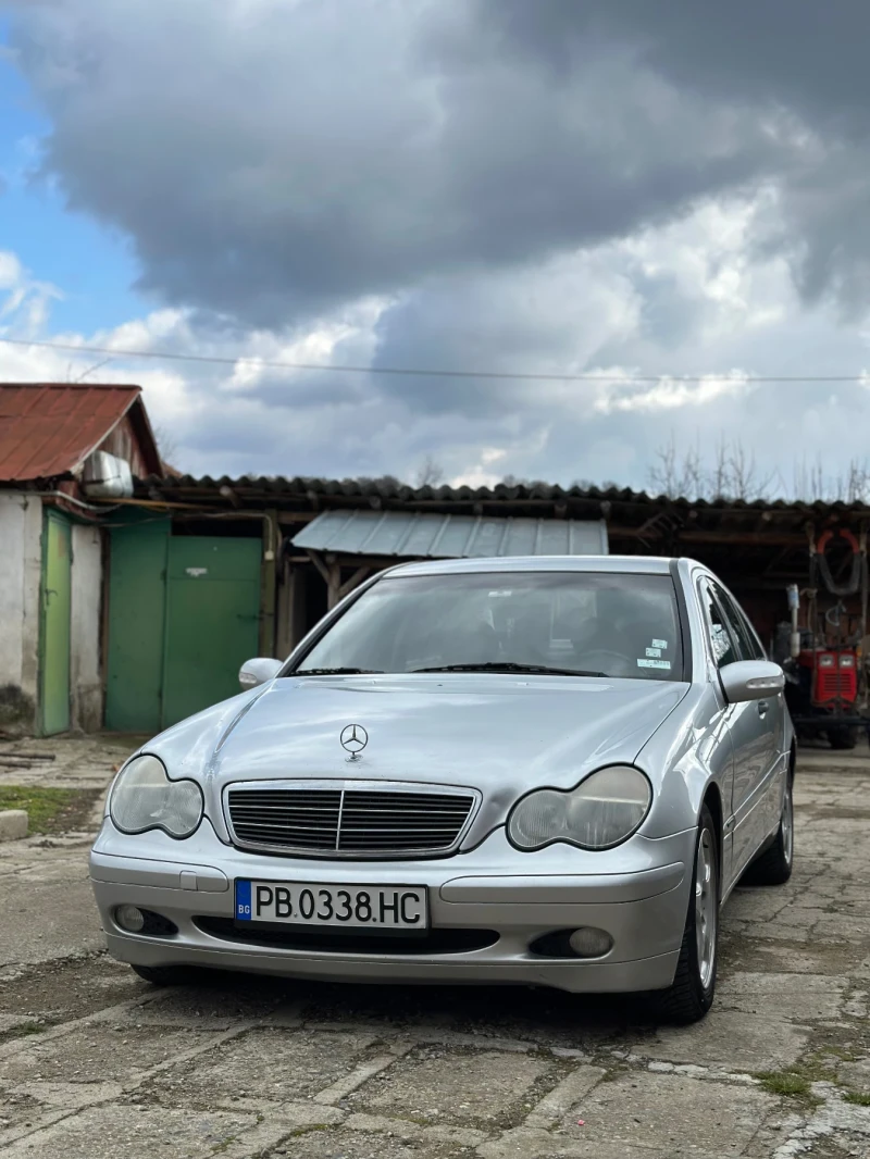 Mercedes-Benz C 200, снимка 2 - Автомобили и джипове - 49344571