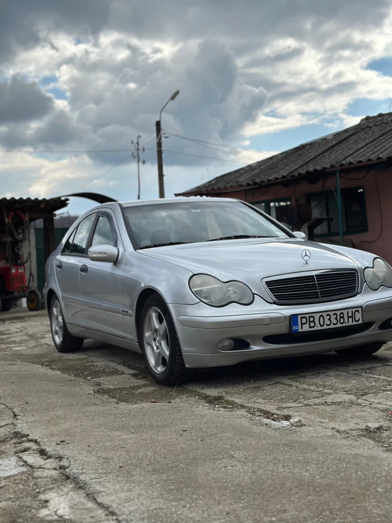 Mercedes-Benz C 200, снимка 4 - Автомобили и джипове - 49344571