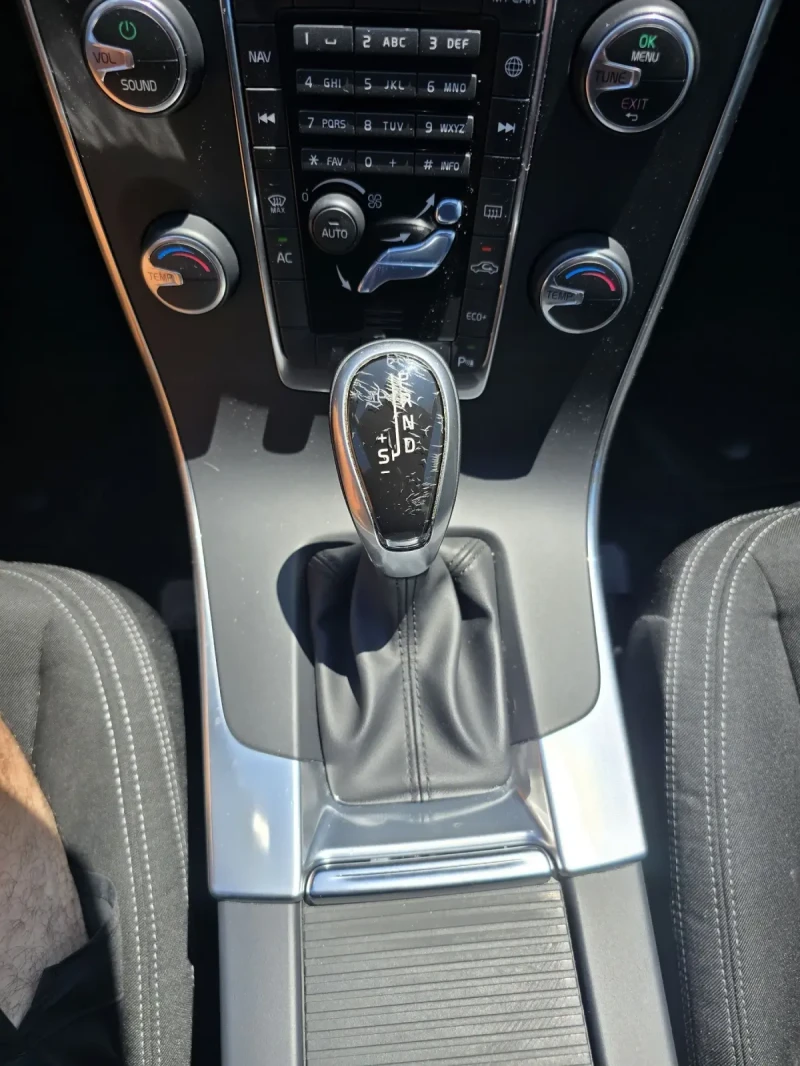 Volvo V60 BUSINESS/AUTO/FACE, снимка 14 - Автомобили и джипове - 51330106