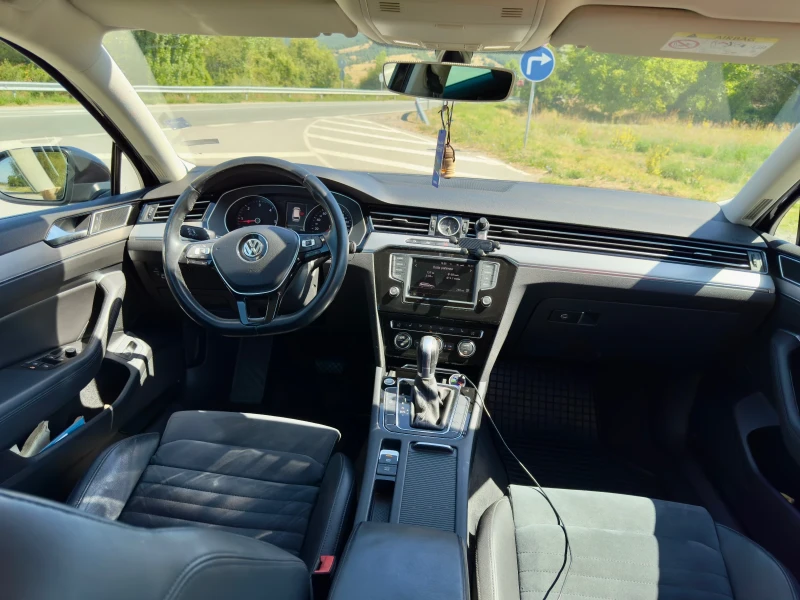 VW Passat B8 Distronic Keyless Highline, снимка 8 - Автомобили и джипове - 51533158