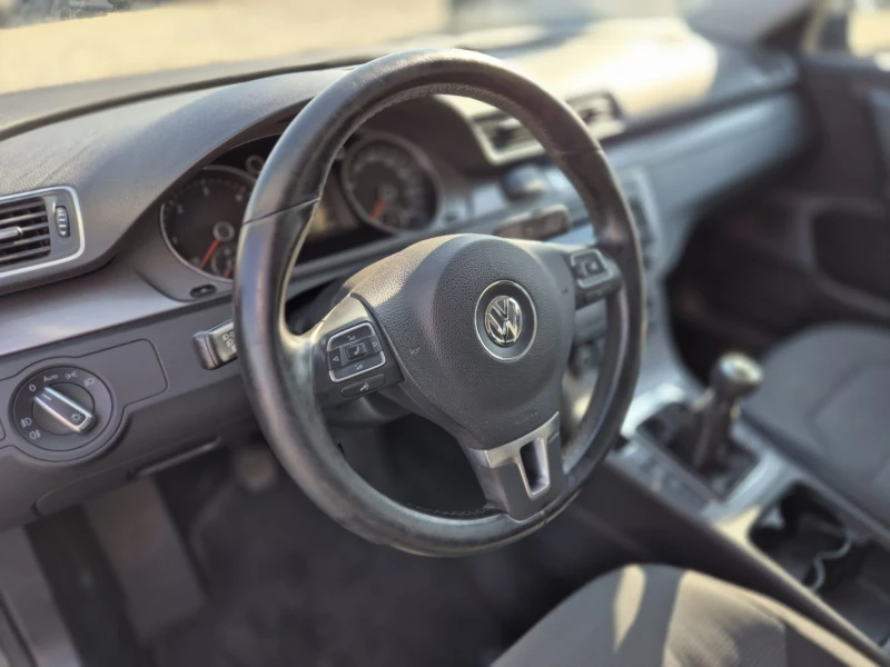 VW Passat 2.0TDI , снимка 9 - Автомобили и джипове - 52166529