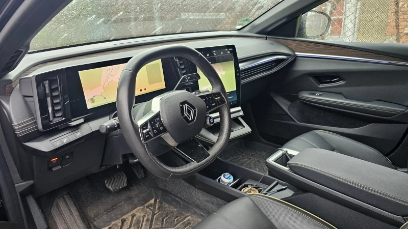 Renault Megane E-tech ICON, снимка 4 - Автомобили и джипове - 52888979
