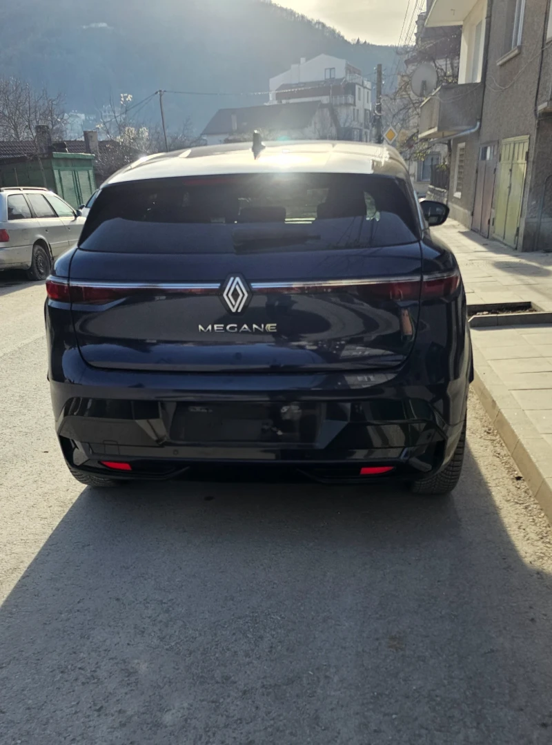 Renault Megane E-tech ICON, снимка 2 - Автомобили и джипове - 52888979