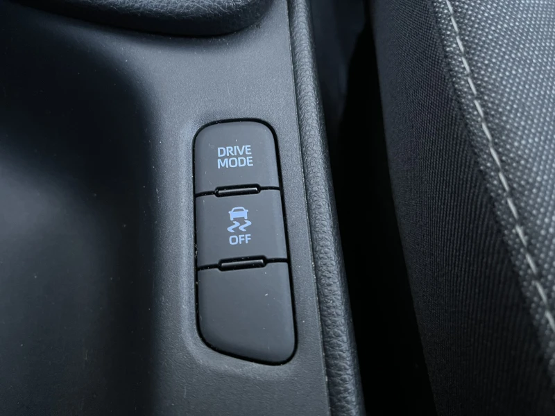 Toyota Yaris 1.5 VVT-i 125 к.с A/T в Гаранция! 57000 km, снимка 15 - Автомобили и джипове - 53179791