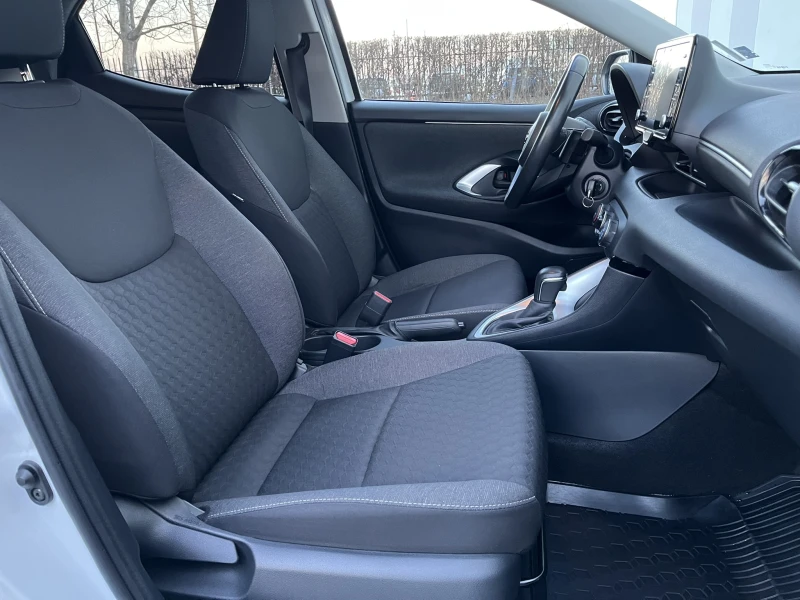 Toyota Yaris 1.5 VVT-i 125 к.с A/T в Гаранция! 57000 km, снимка 9 - Автомобили и джипове - 53179791