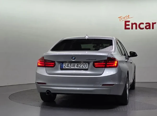 BMW 320  - изображение 4