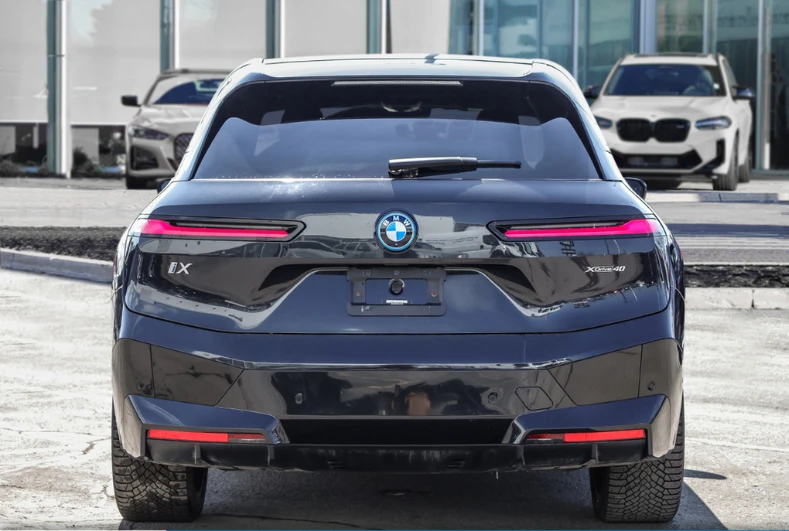 BMW iX M SPORT | SOFTCLOSE | SKY LOUNGE | PARK ASSIST, снимка 3 - Автомобили и джипове - 54485960