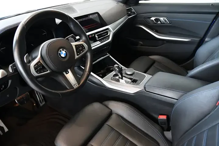 BMW 330 xDrive/M Sport pckg/Keyless/ПАНОРАМА/CARFAX, снимка 6 - Автомобили и джипове - 55157323