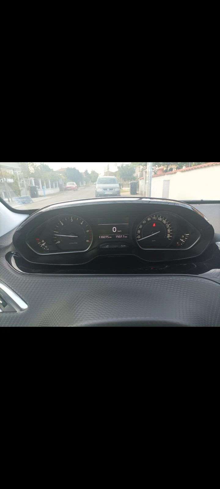 Peugeot 208, снимка 11 - Автомобили и джипове - 56120123