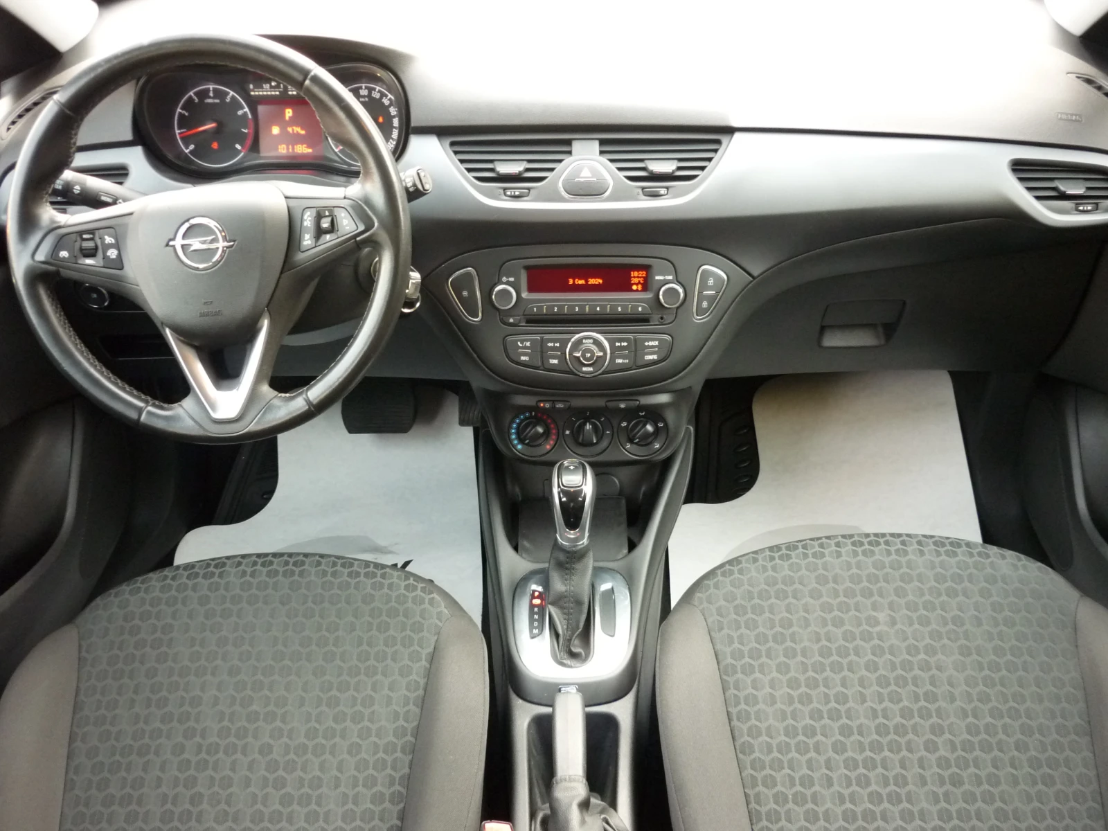 Opel Corsa 1.4i 90 к.с Automatic - изображение 9