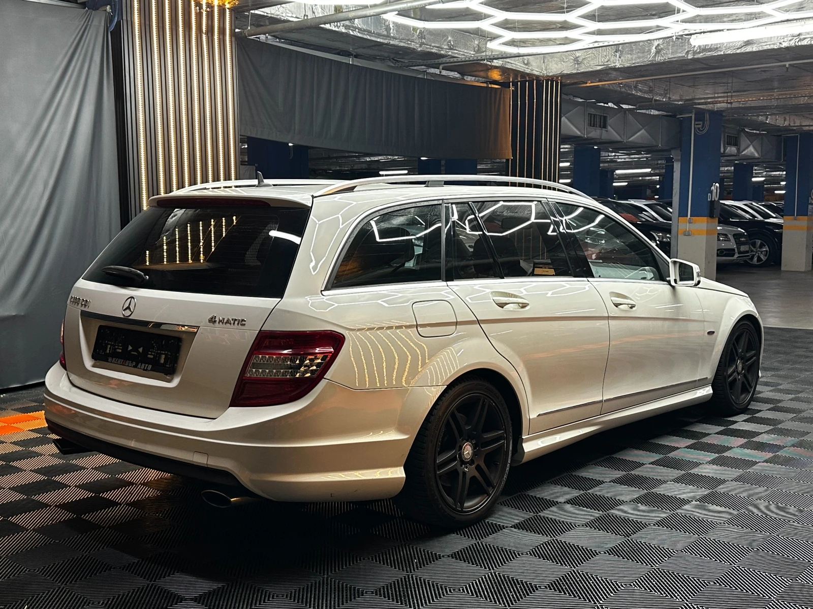 Mercedes-Benz C 350 3.0d 231 к.с. 4matic/ГАРАНЦИЯ 6 МЕСЕЦА, снимка 5 - Автомобили и джипове - 49446631