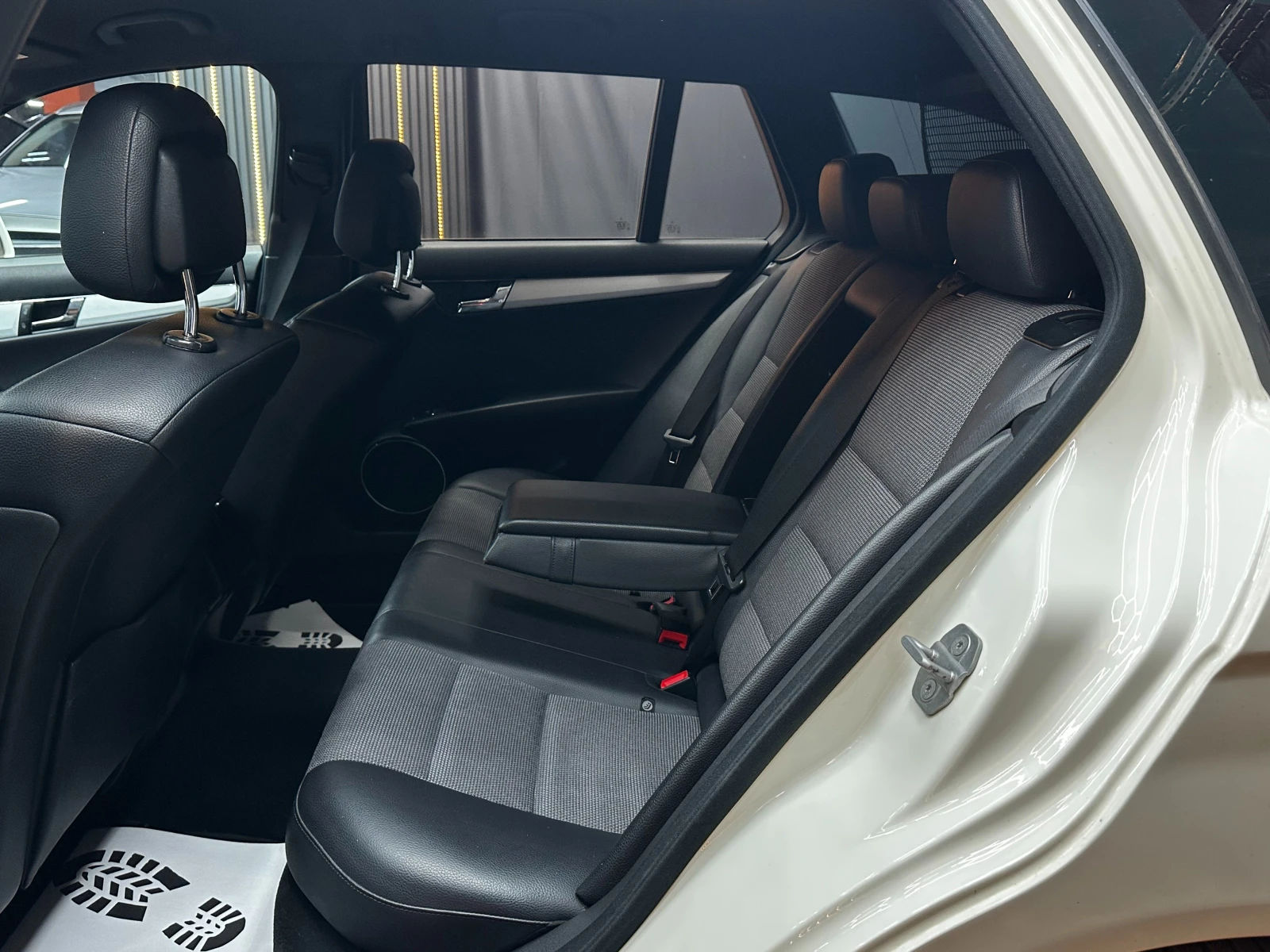 Mercedes-Benz C 350 3.0d 231 к.с. 4matic/ГАРАНЦИЯ 6 МЕСЕЦА, снимка 10 - Автомобили и джипове - 49446631