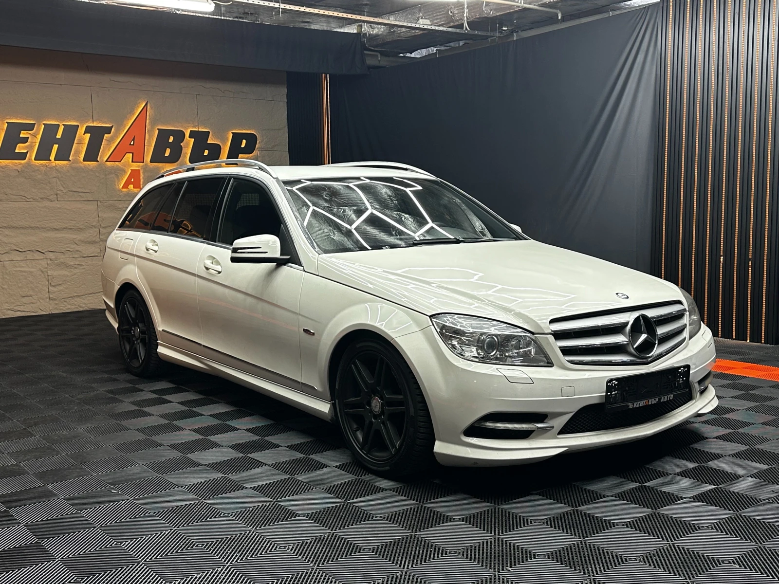 Mercedes-Benz C 350 3.0d 231 к.с. 4matic/ГАРАНЦИЯ 6 МЕСЕЦА, снимка 4 - Автомобили и джипове - 49446631