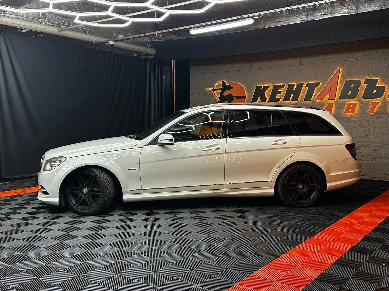 Mercedes-Benz C 350 3.0d 231 к.с. 4matic/ГАРАНЦИЯ 6 МЕСЕЦА, снимка 2 - Автомобили и джипове - 49446631