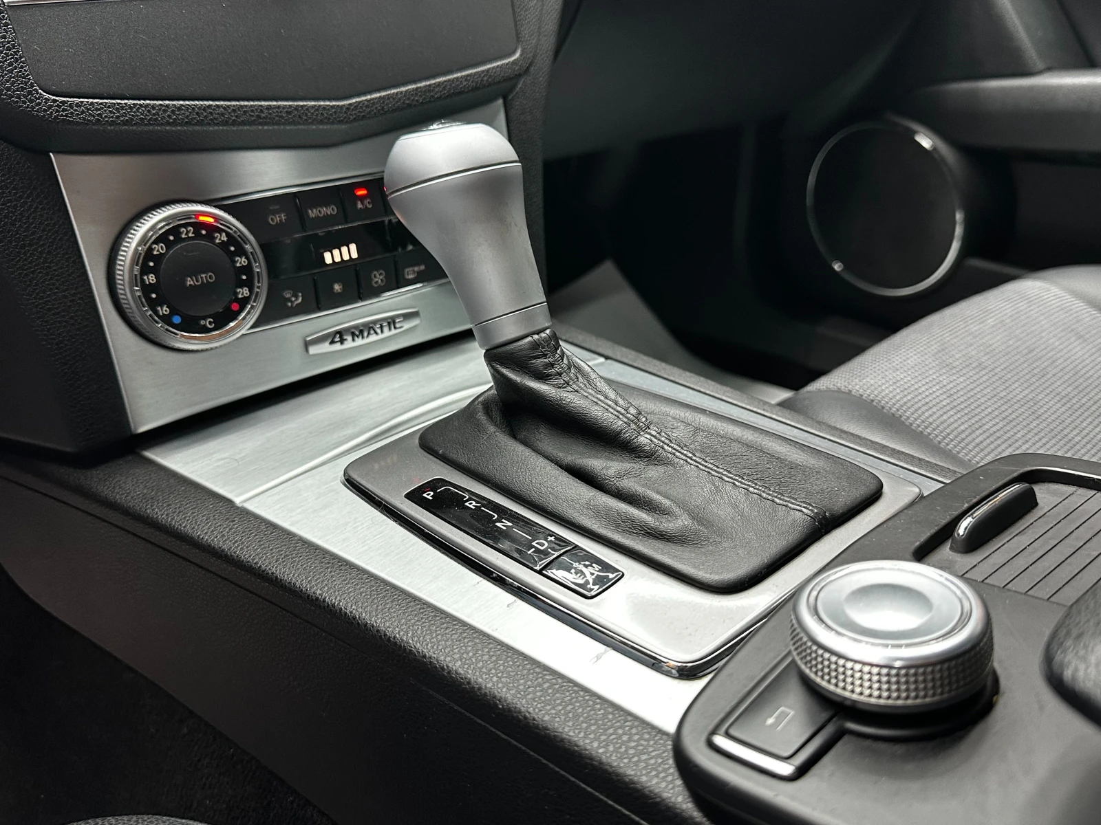 Mercedes-Benz C 350 3.0d 231 к.с. 4matic/ГАРАНЦИЯ 6 МЕСЕЦА, снимка 12 - Автомобили и джипове - 49446631