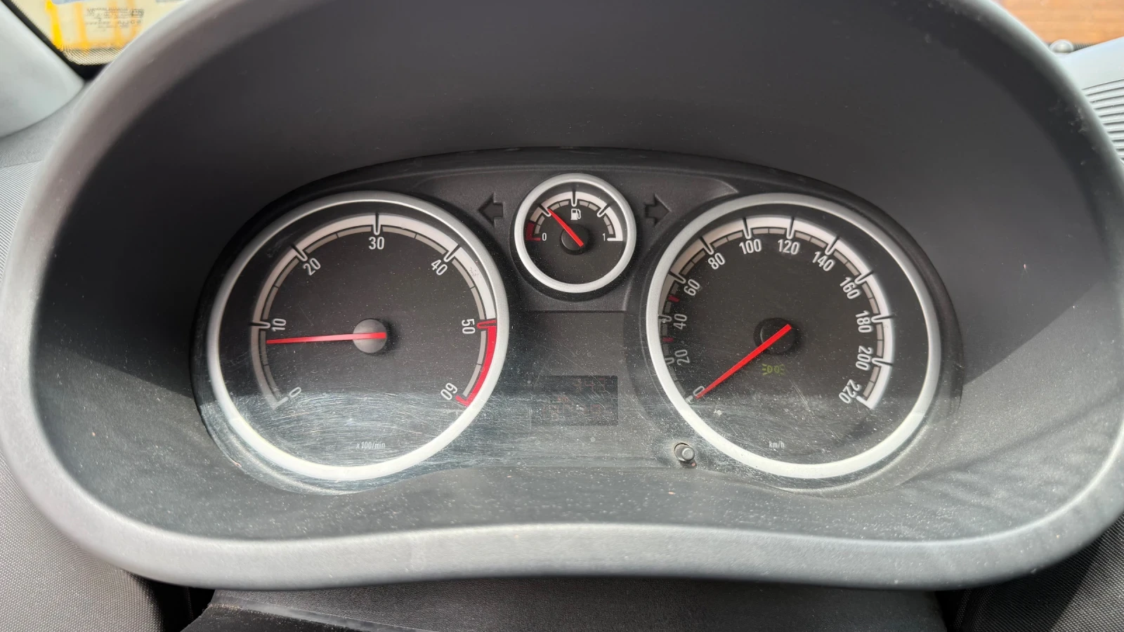 Opel Corsa 1.3 CDTI - изображение 8