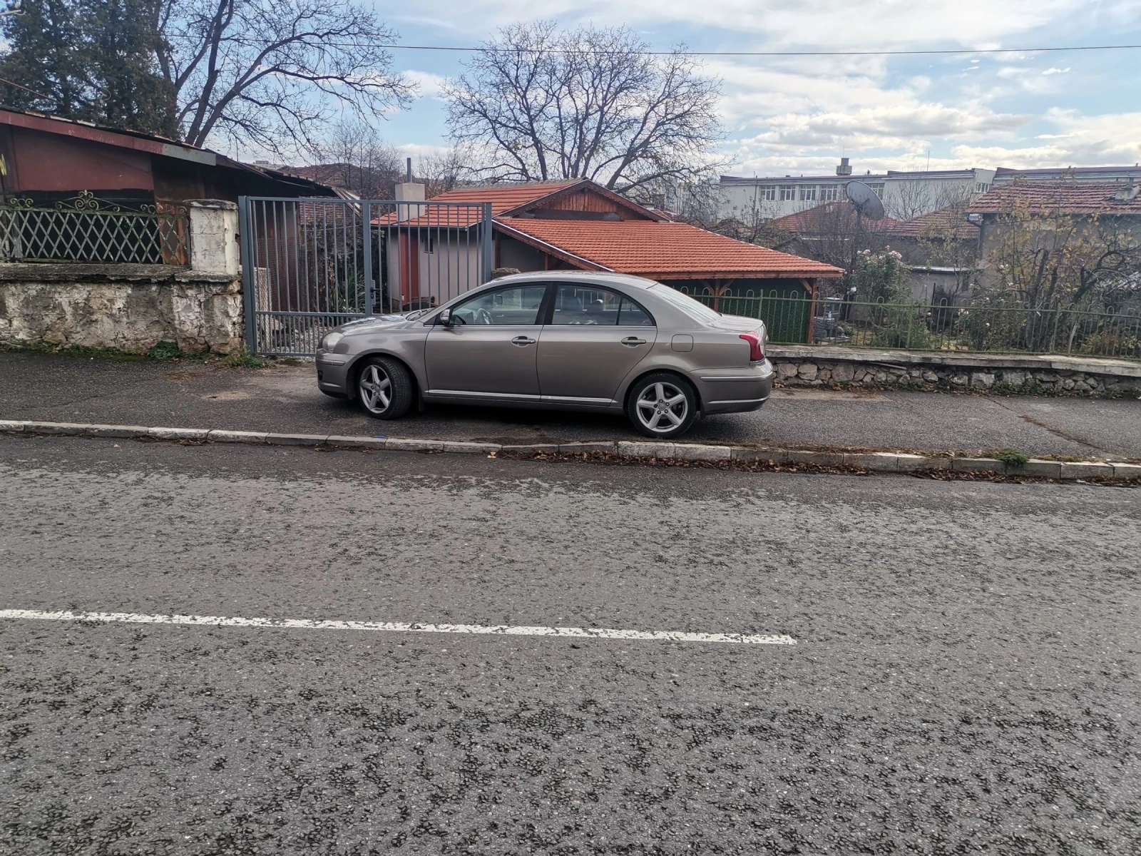 Toyota Avensis 2, 2 D4D - изображение 7