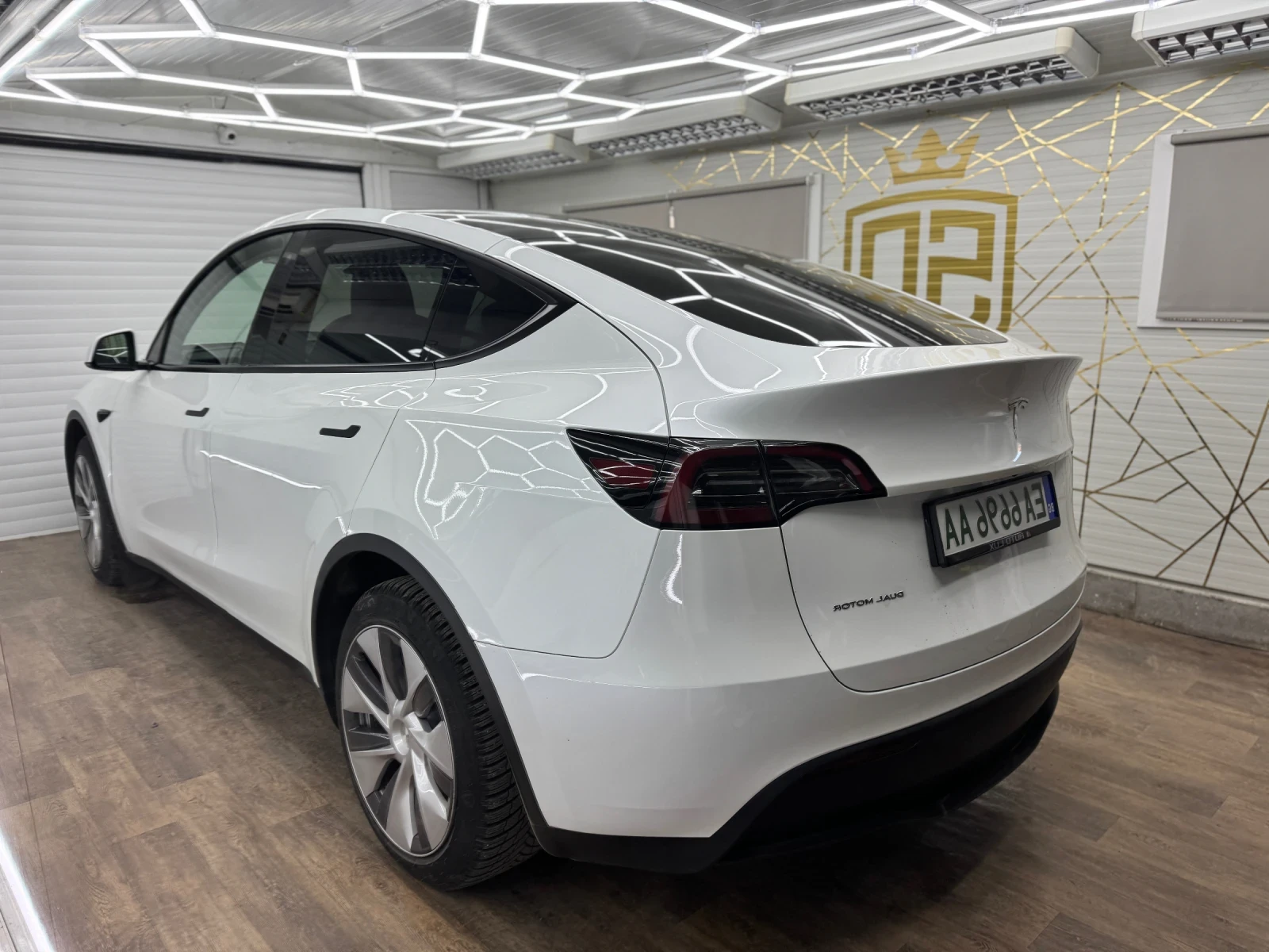 Tesla Model Y Long Range - изображение 5