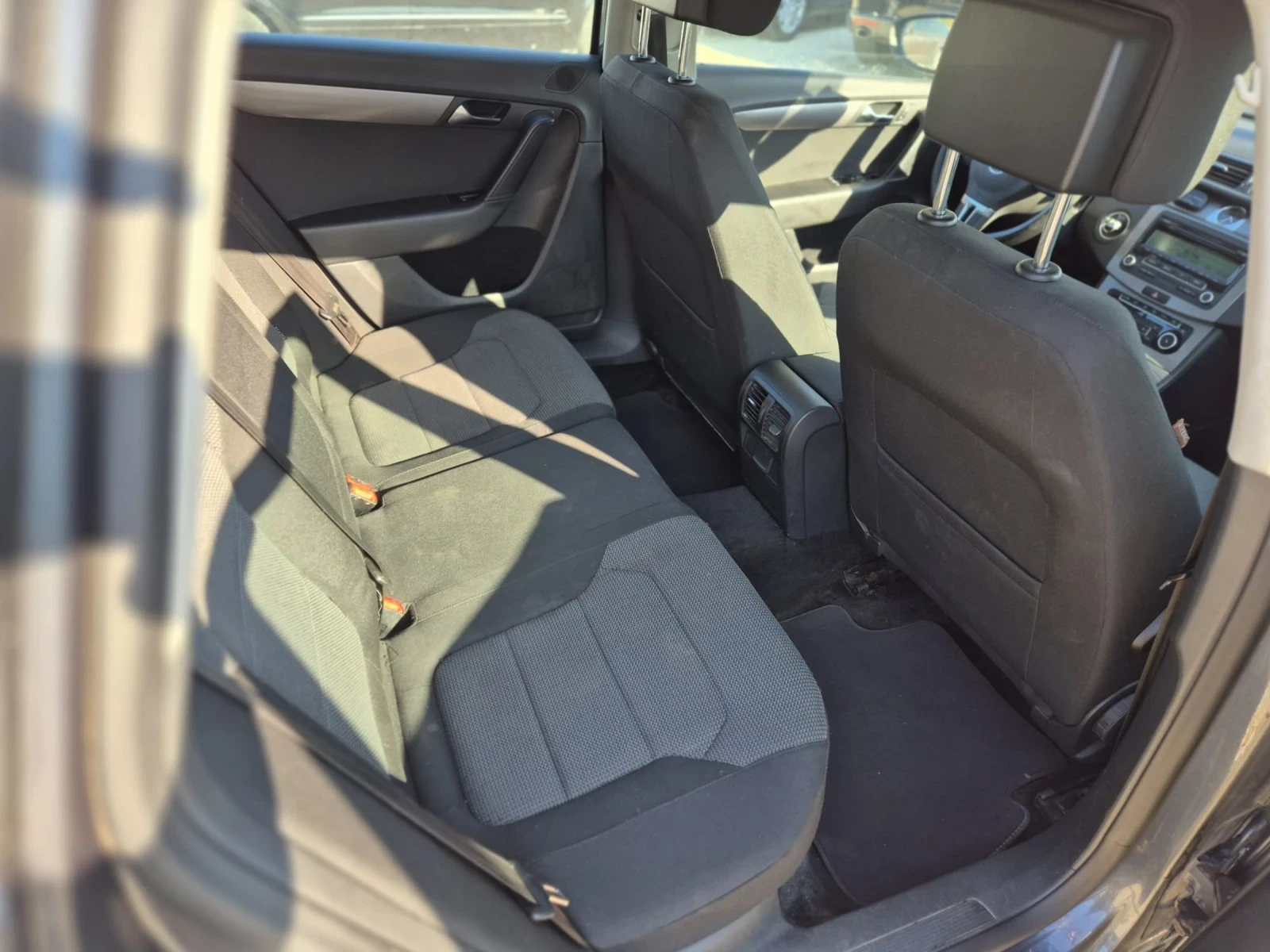 VW Passat 2.0TDI 4X4 | Mobile.bg — изображение 12
