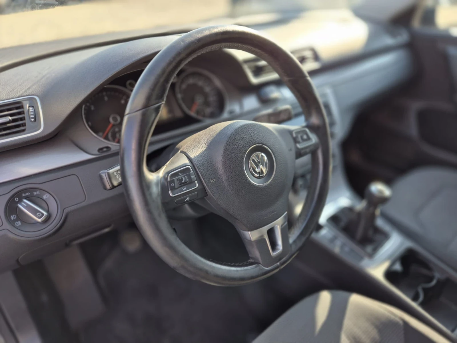 VW Passat 2.0TDI 4X4 - изображение 9