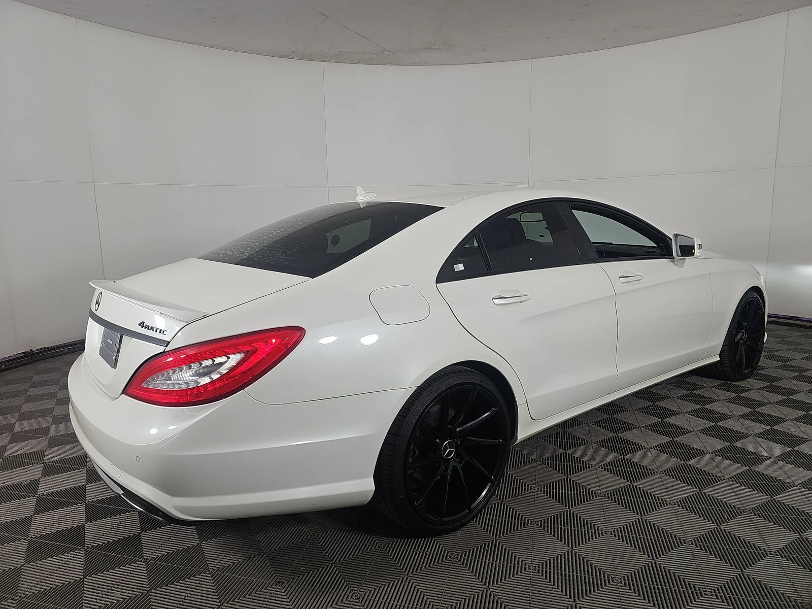 Mercedes-Benz CLS 550 4MATIC AMG* HARMAN/KARDON* KEYLESS* РЕАЛЕН ПРОБЕГ - изображение 6