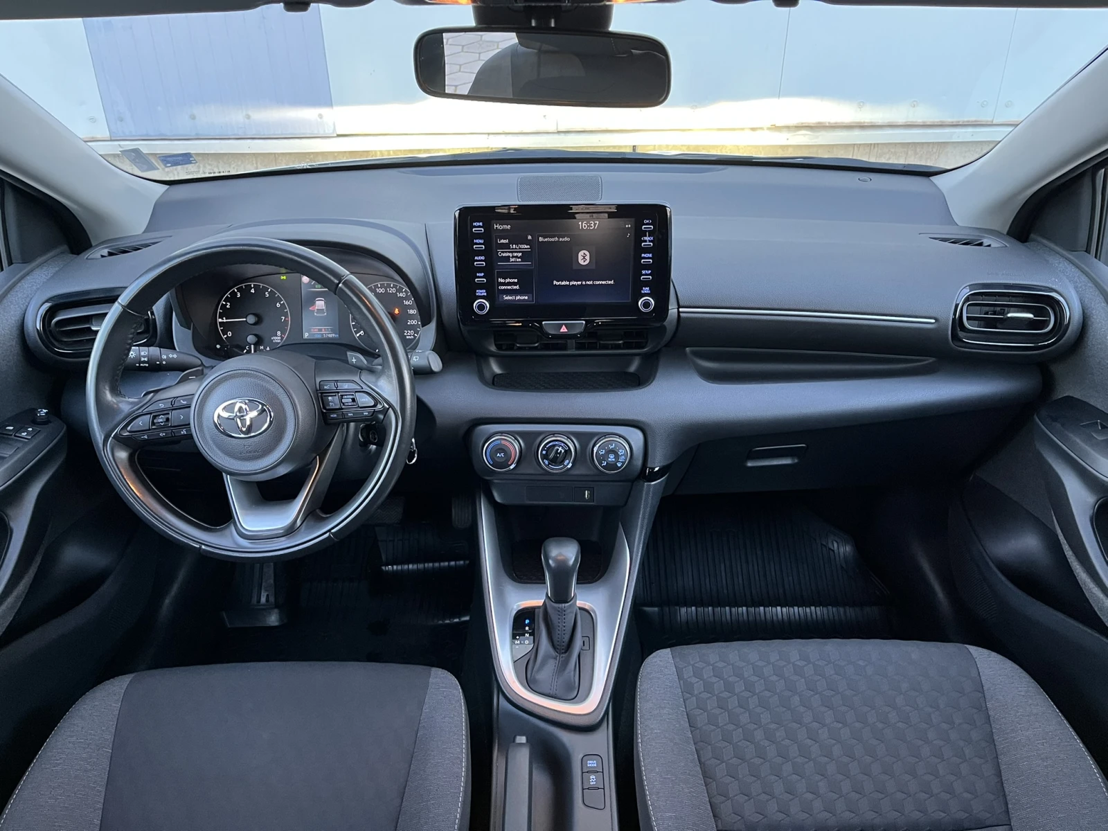 Toyota Yaris 1.5 VVT-i 125 �.� A/T � ��������! 57000 km | Mobile.bg � ����������� 7