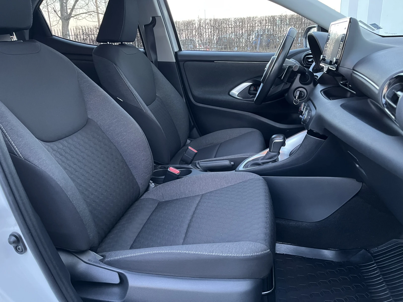 Toyota Yaris 1.5 VVT-i 125 �.� A/T � ��������! 57000 km | Mobile.bg � ����������� 9