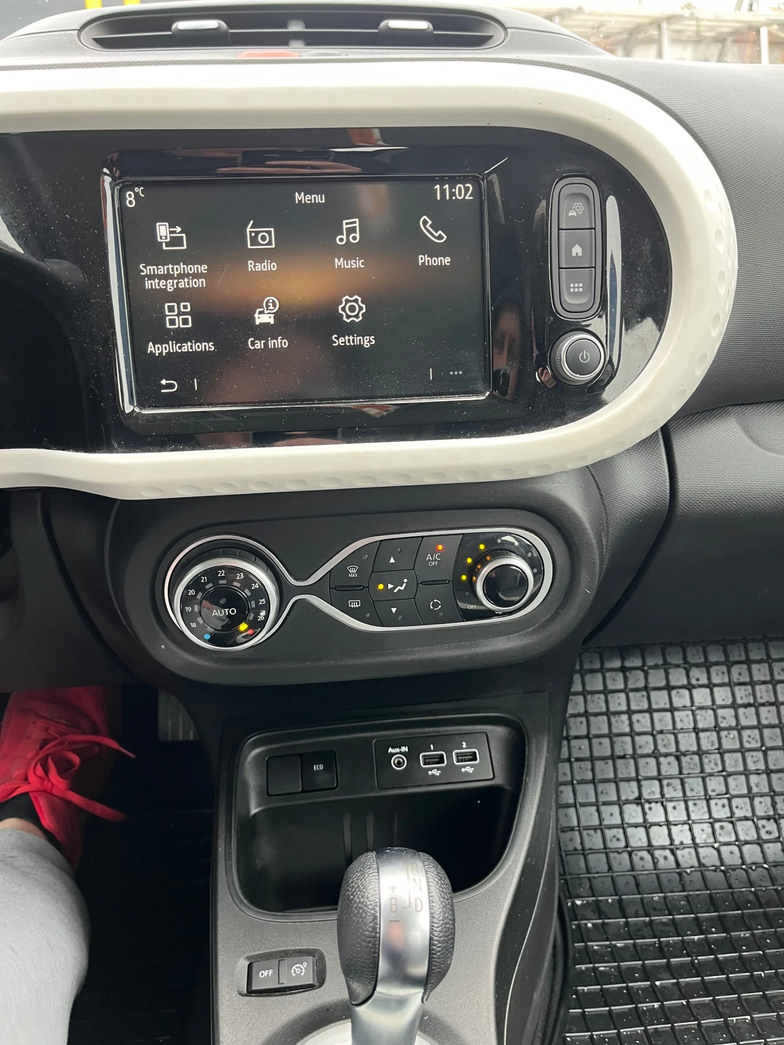 Renault Twingo 38000 км , снимка 16 - Автомобили и джипове - 54255013