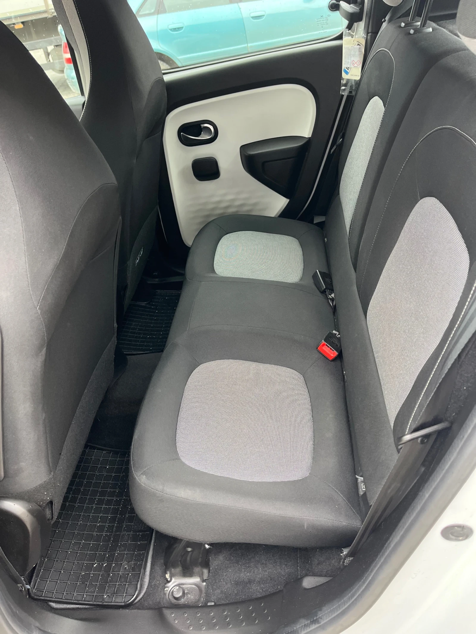 Renault Twingo 38000 км , снимка 10 - Автомобили и джипове - 54255013