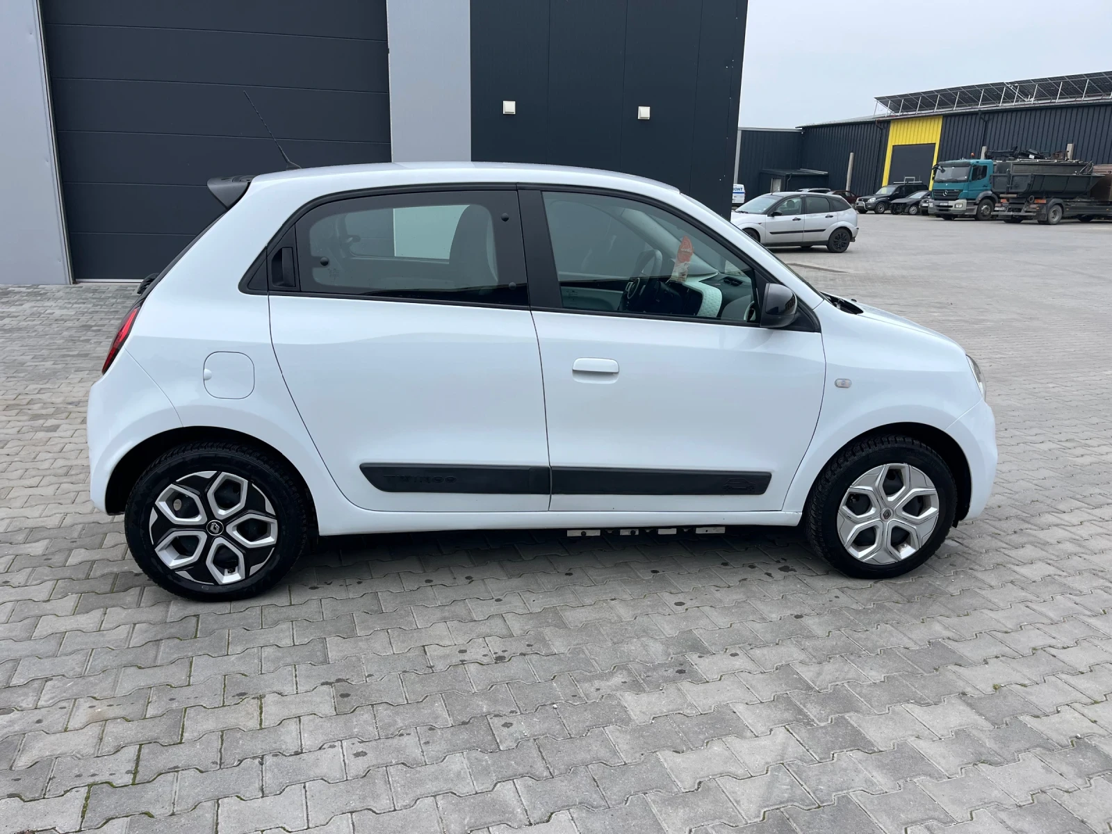 Renault Twingo 38000 км , снимка 5 - Автомобили и джипове - 54255013