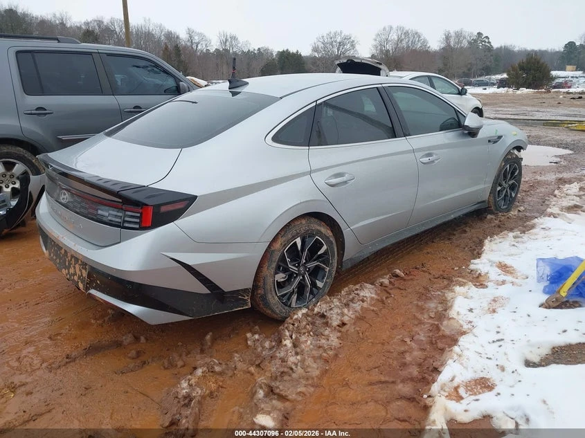 Hyundai Sonata 2.5L I-4 DI, DOHC, VVT, 191HP Front Wheel Drive | Mobile.bg � ����������� 4