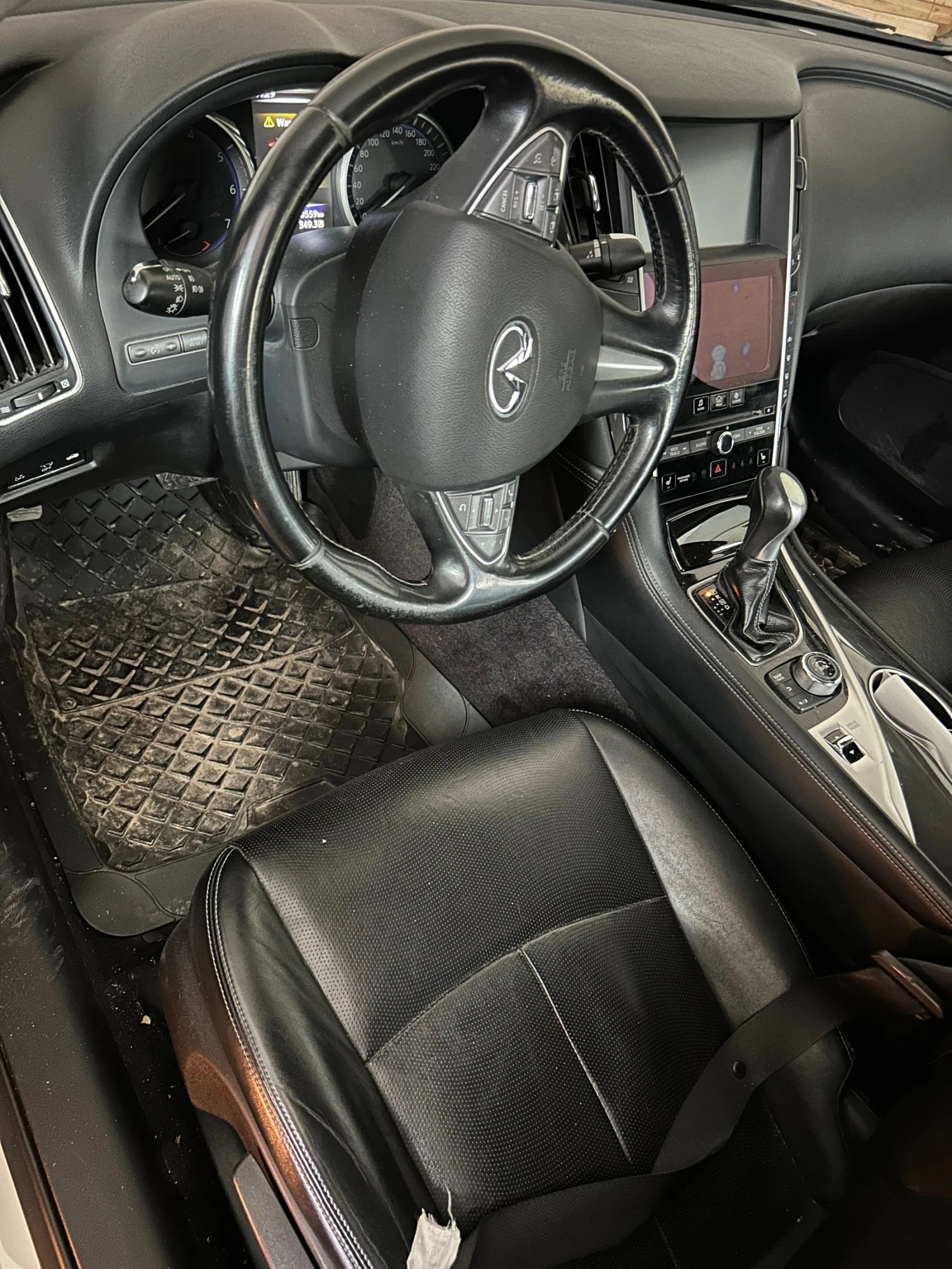 Infiniti Q50, снимка 6 - Автомобили и джипове - 54367711